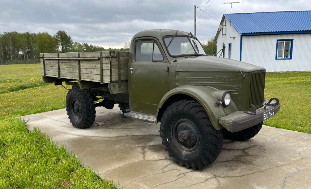 Фото автора. Музей под открытым небом. ГАЗ–63. Это конечно не БелАЗ. Машина предшественник знаменитого ГАЗ–66.