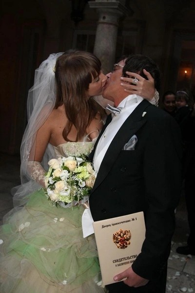    Дибровы поженились весной 2009 года