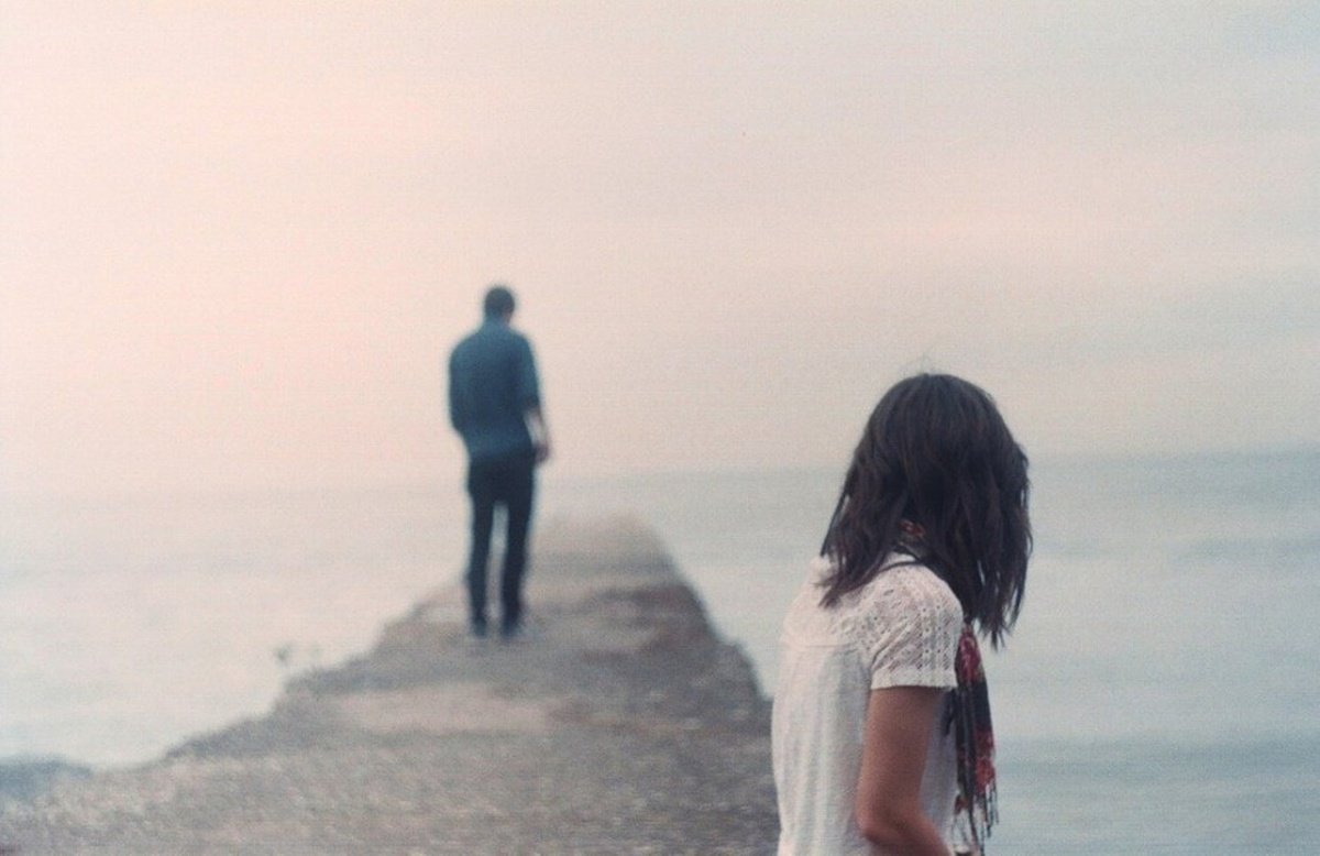 Изображение из яндекс.картинки
«Звук разбитого сердца — это самая громкая тишина на свете».- Кэрролл Брайант