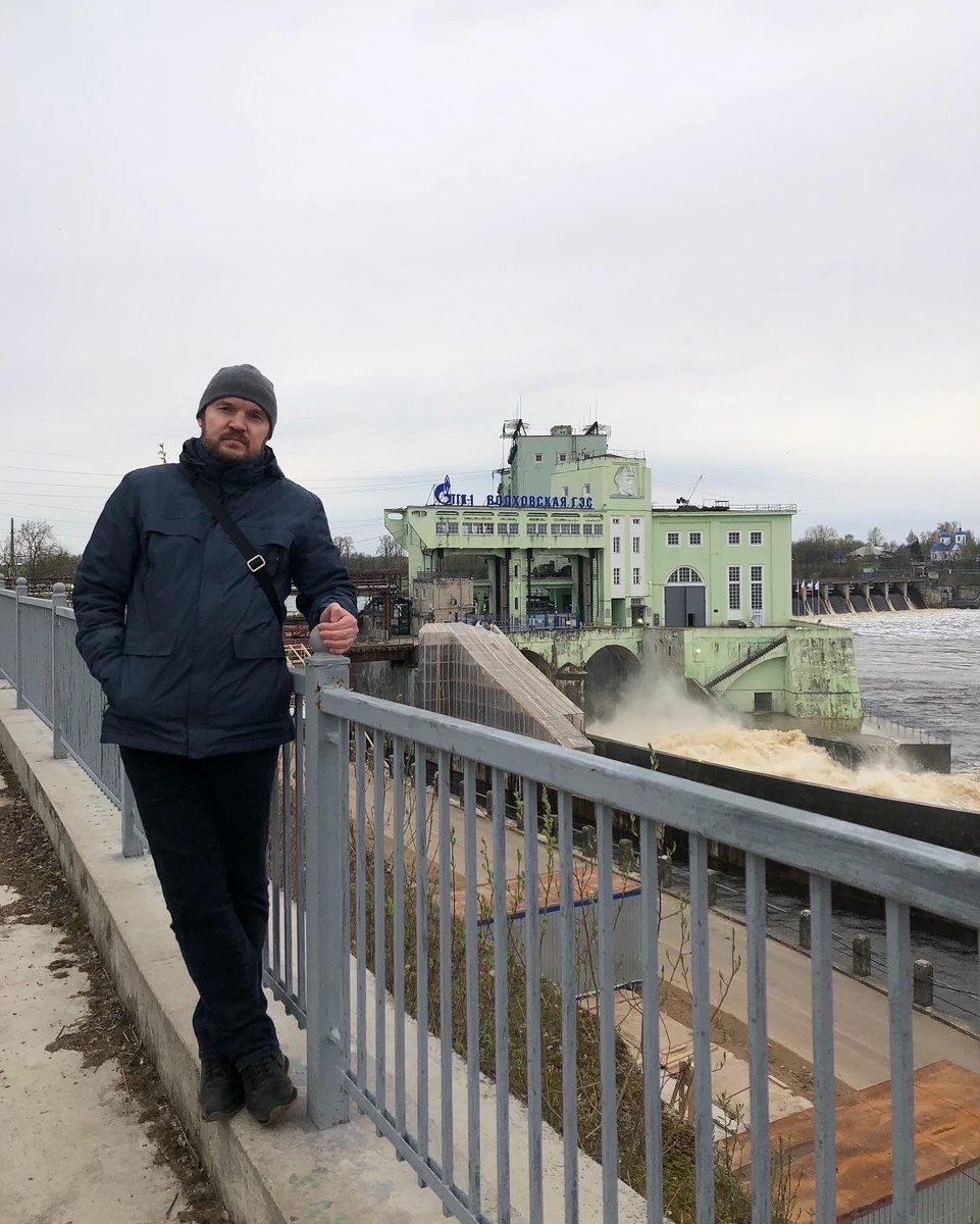 ГЭС с другого берега.