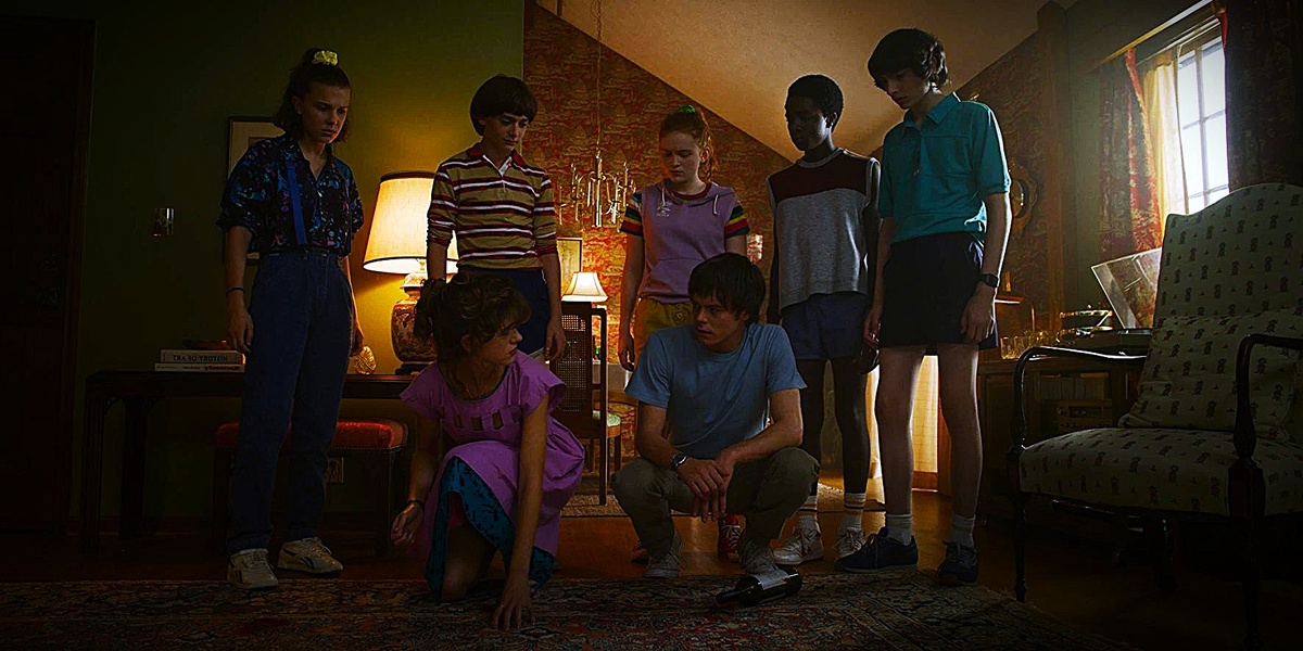 кадр из сериала "Очень странные дела"