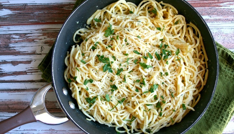 Быстро и вкусно, макароны с сыром и зеленью. Источник: Яндекс картинки.