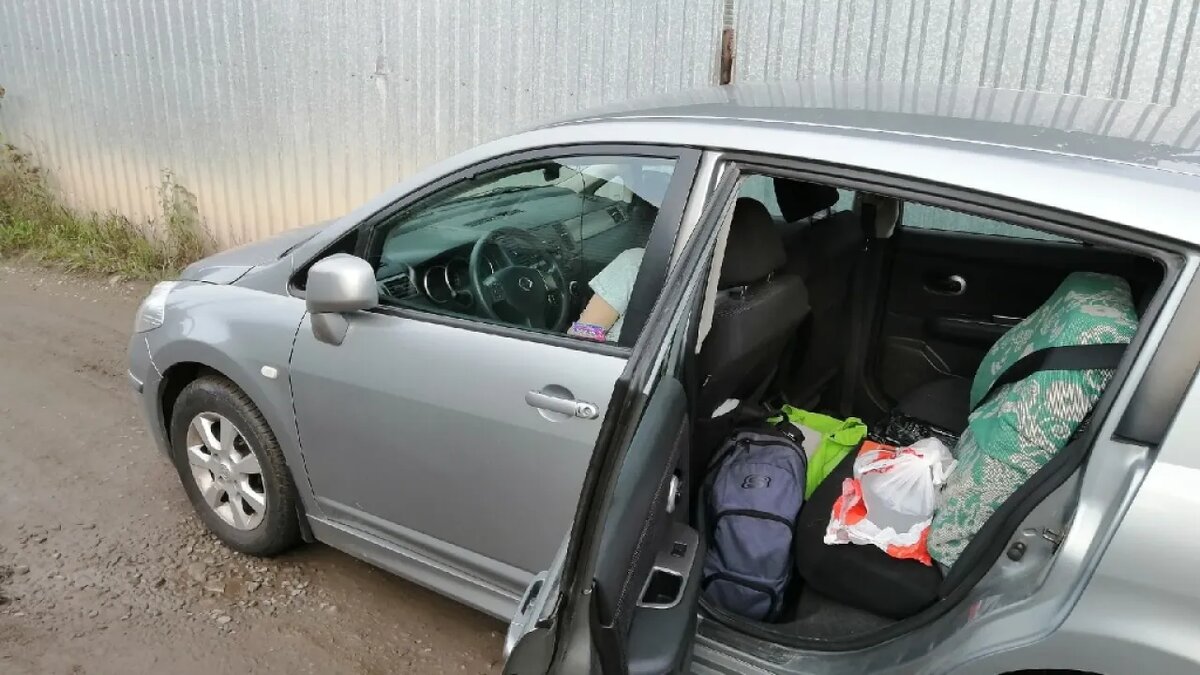 Этому "Ниссану" почти 15 лет, он в прекрасном состоянии. И что, его выкинуть? Фото: "Царьград"