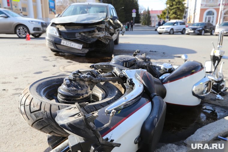    Мотоциклист в Шадринске пролетел пять метров после аварии на перекрестке (архивное фото)