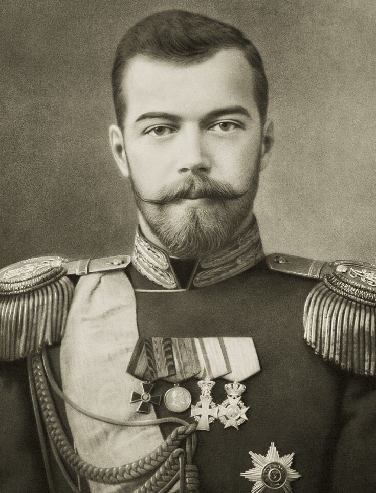 Последний русский или нерусский царь...    Никола́й II Алекса́ндрович (6 [18] мая 1868 Царское Село — 17 июля 1918, Екатеринбург — последний император Всероссийский, царь Польский и великий князь Финляндский (20 октября [1 ноября] 1894 — 2 [15] марта 1917) из династии Гольштейн-Готторп-Романовых. Полковник гвардии (1892); кроме того, от британских монархов имел звания адмирала флота Королевского ВМФ Великобритании (28 мая [10 июня] 1908 года и фельдмаршала британской армии (18 [31] декабря 1915 года. Николай II отрёкся от престола в ходе Февральской революции в марте 1917 года, после чего находился вместе с семьёй под домашним арестом в Александровском дворце Царского Села. Летом 1917 года по решению Временного правительства был отправлен вместе с семьёй и приближёнными в ссылку в Тобольск, а весной 1918 года перемещён большевиками в Екатеринбург, где в июле 1918 года в подвале дома Ипатьева был расстрелян вместе с семьёй и четырьмя приближёнными.