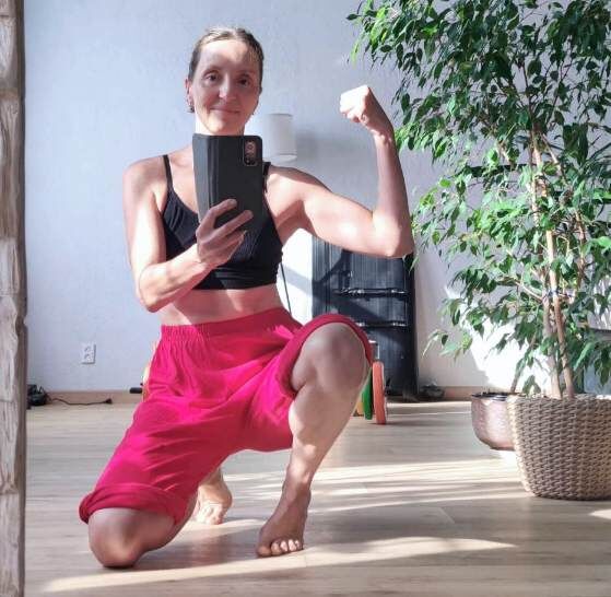 Привет! Я Ксюша, мама пятерых. Долгое время занималась тхэквондо, недавно закончила обучение на фитнес-тренера. Здесь рассказываю о своей жизни как она есть. Всем рада, присоединяйтесь!