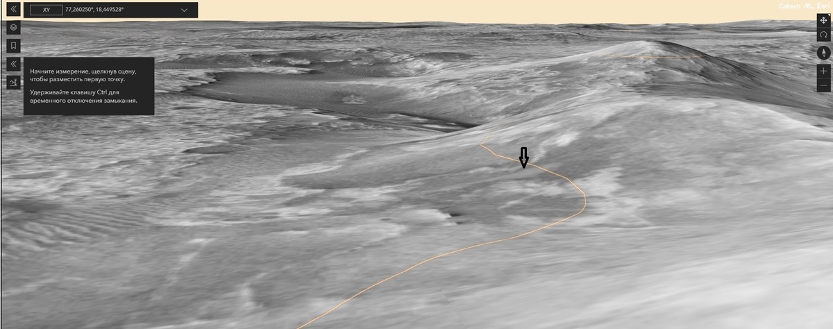 1599-00а. Черной стрелкой обозначено примерное положение ровера. Желтой тонкой линией - горизонталь высоты, на которой находится ровер.