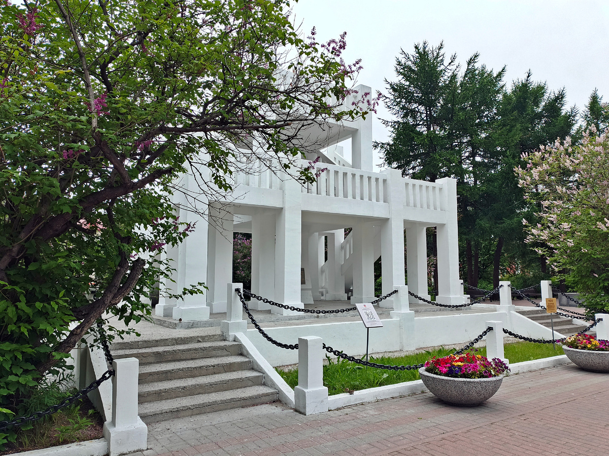 Памятник жертвам интервенции