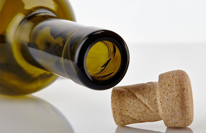 Пробки могут иметь форму цилиндра и гриба.