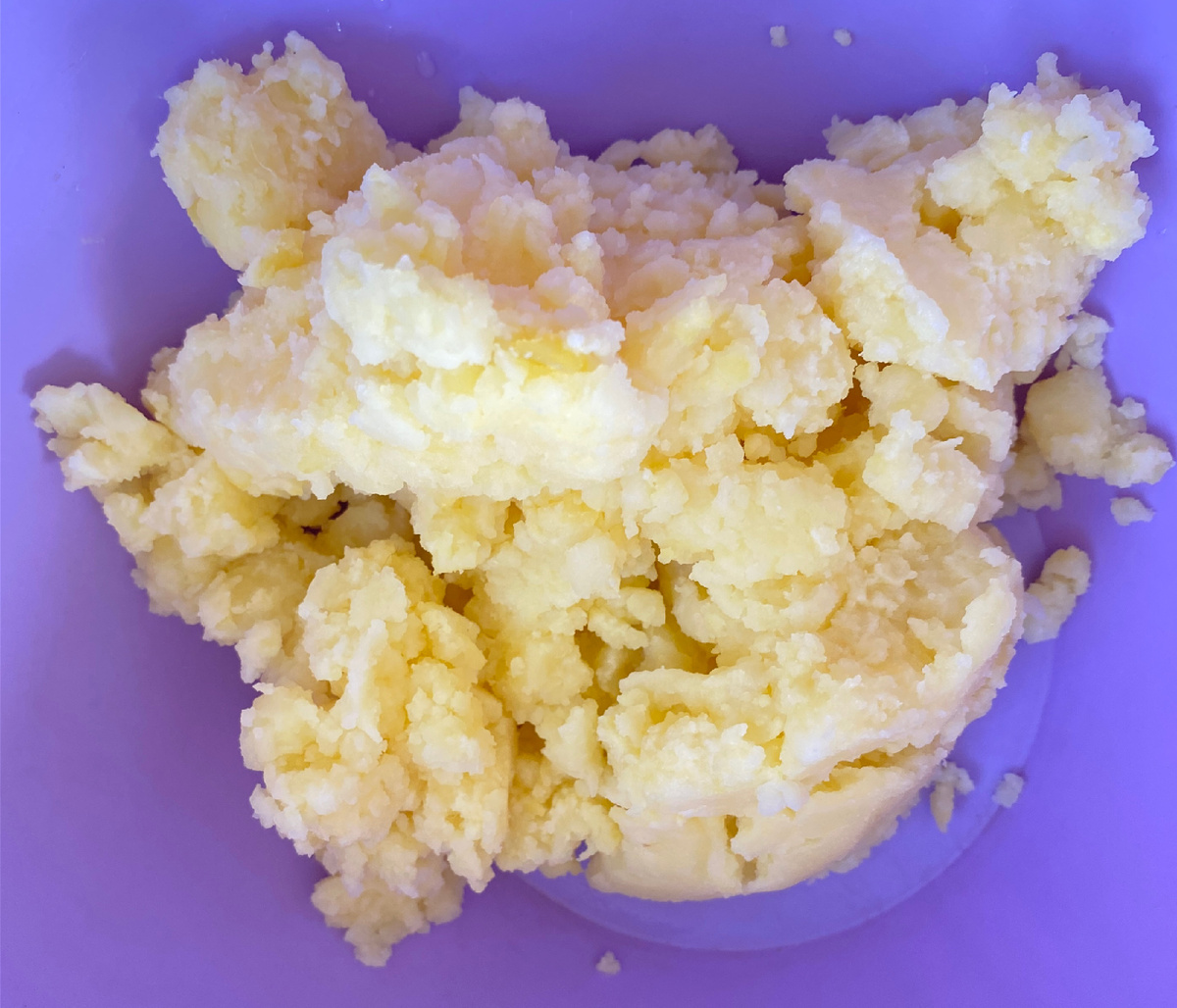 Остатки пюре. Уже неаппетитно. Но все же. 