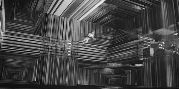 Кадр из фильма "Интерстеллар", где попытались изобразить четырехмерное пространство, но понятно, что это было невозможно. 