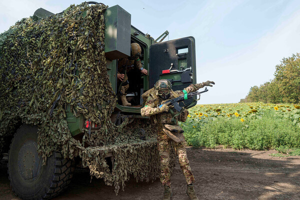 Evgeniy Maloletka/AP  