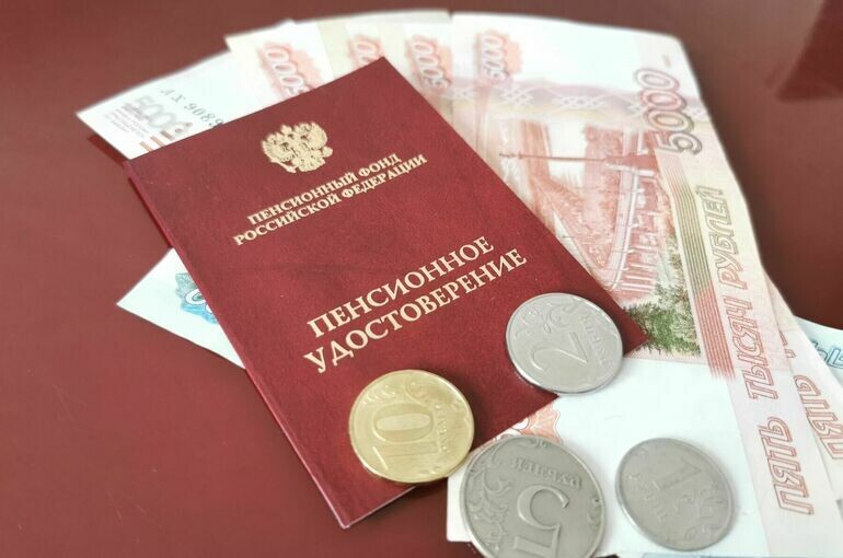Кому повысят пенсии до конца 2025 года