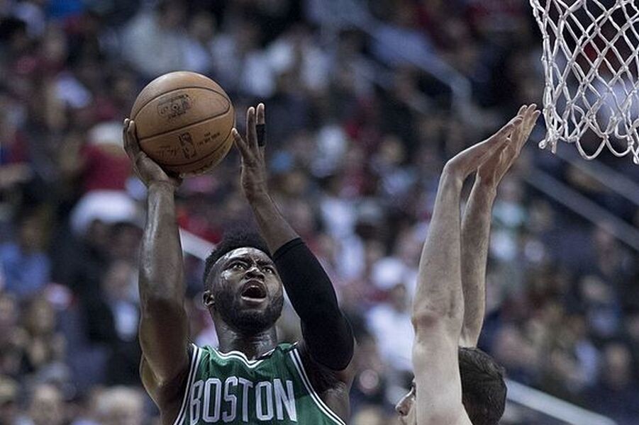    Джейлен Браун в составе баскетбольного клуба «Бостон Селтикс» / Источник: (сс) Keith Allison