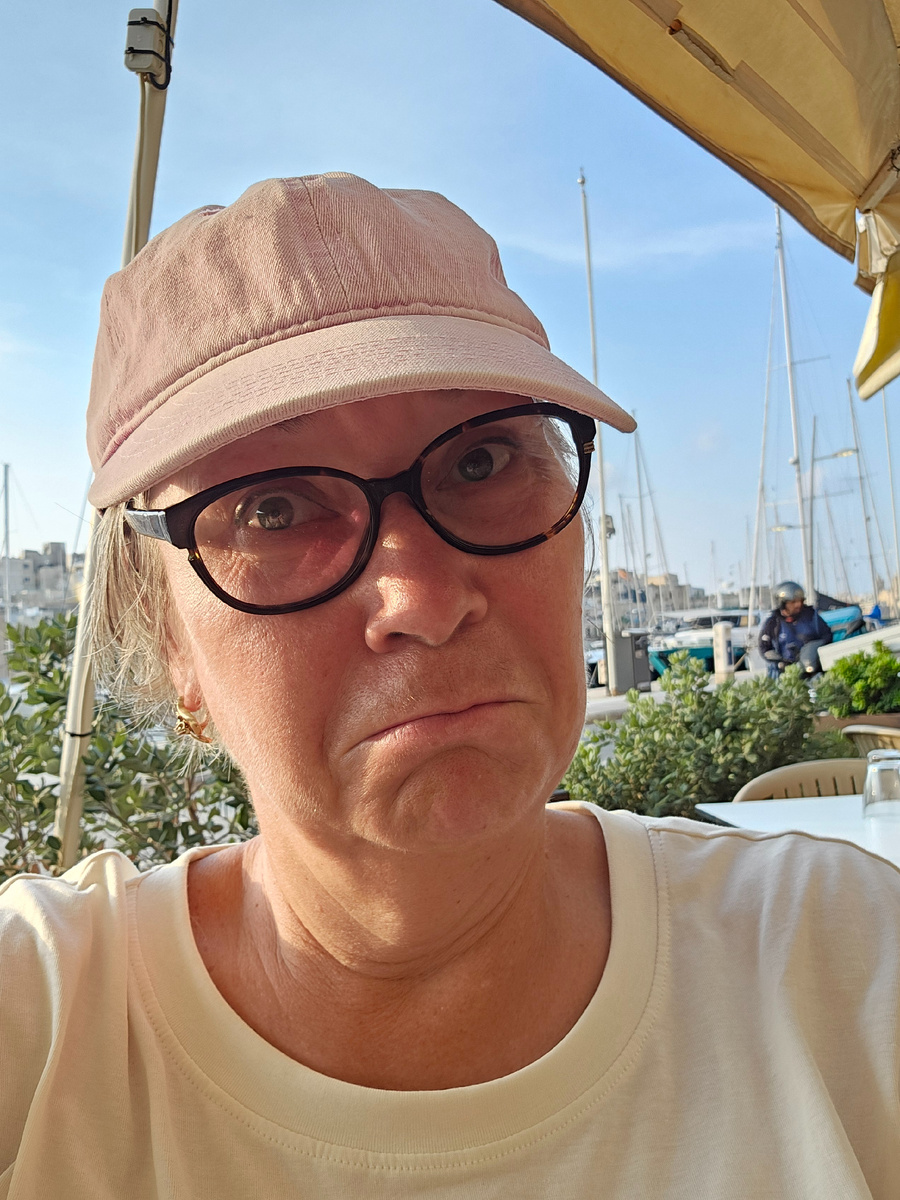 Это когда после недели бодания с банком заходишь в мобильный банк, а он ... работает