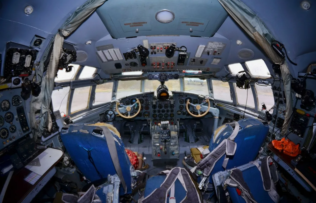 Кабина Ил-20М до модернизации