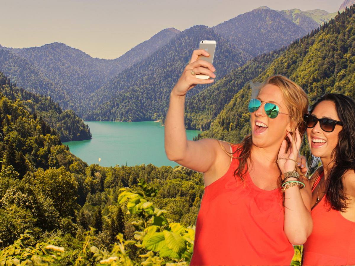 Мы не видим, какой труд абхазов скрывается за нашим отдыхом, но можем посмотреть, сколько за него платят