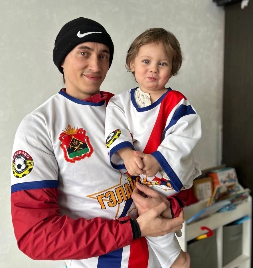    Сын футболиста Сергея Поттера, похоже, тоже вырастет футболистом. Фото: Сергей Поттер