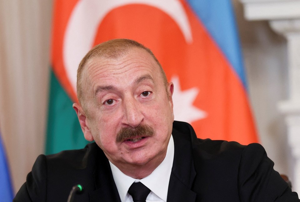    Алиев призвал Азербайджан быть готовым к войне REUTERS