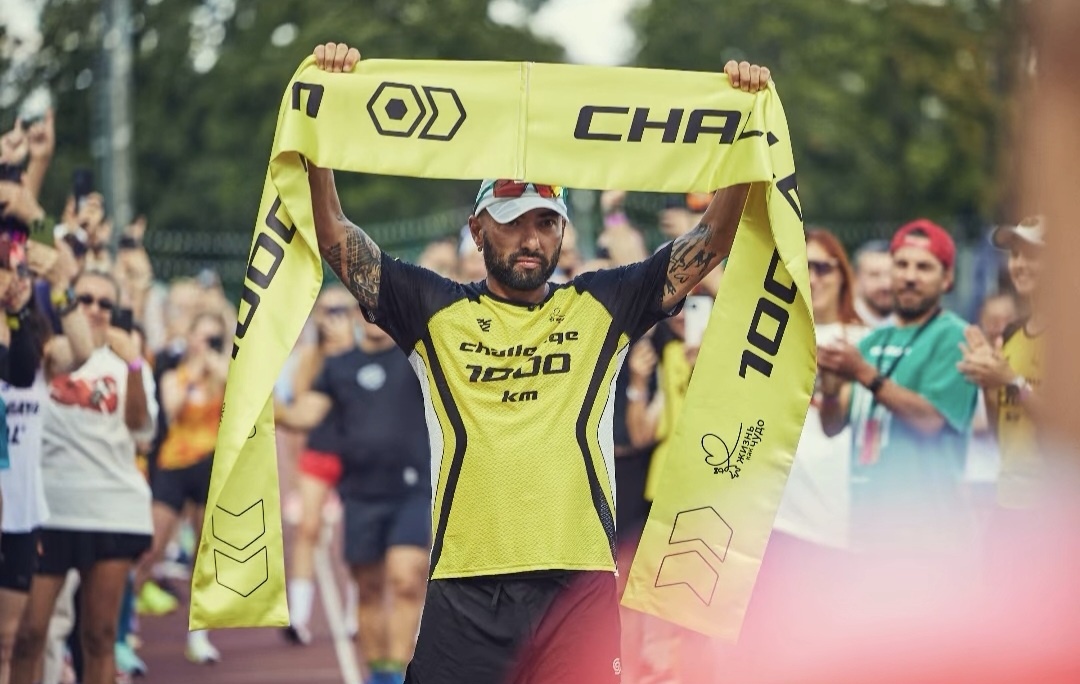    Максим пробежал 1000 километров за 11 дней. Фото: Благотворительный фонд «Жизнь как чудо»