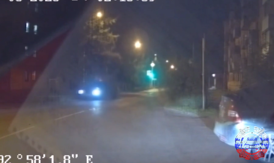     Трое подростков на «Приоре» устроили опасную поездку по ночному Красноярску