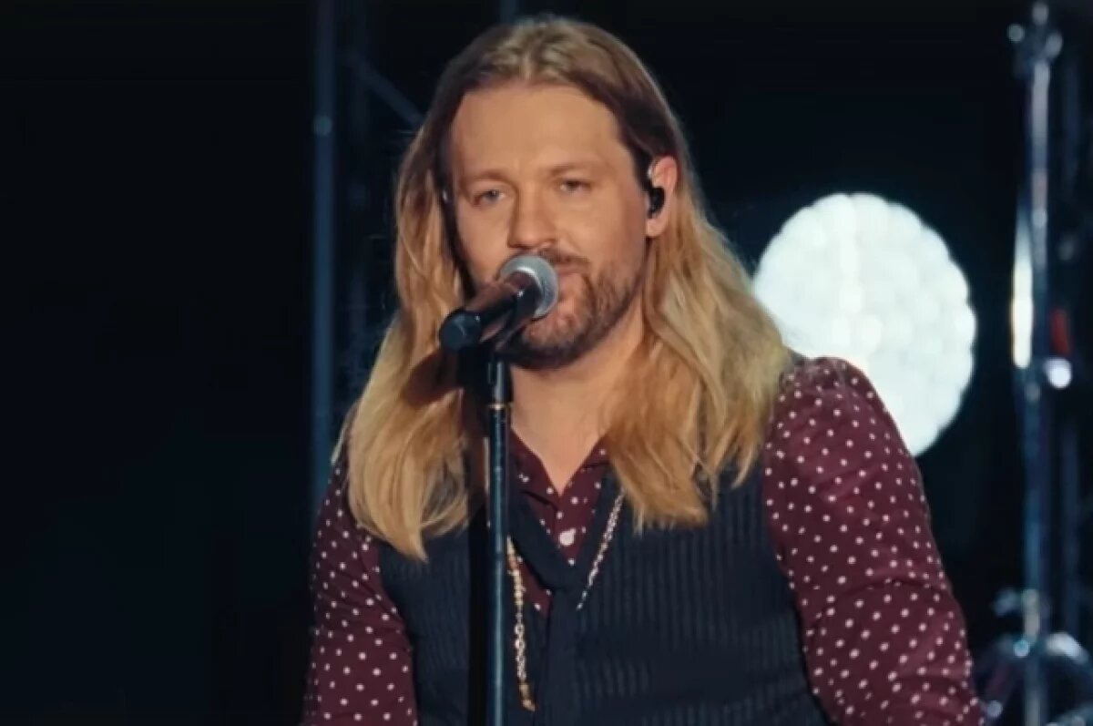    На группу барнаульского певца Арсения Бородина напали перед концертом