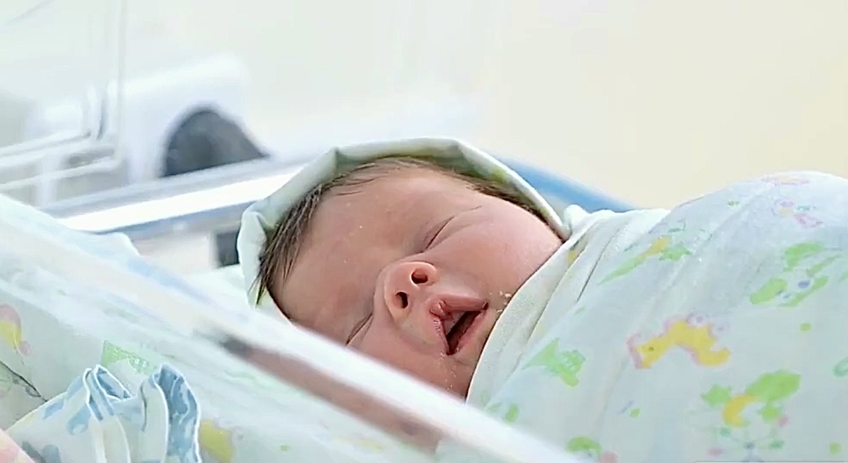   Фото: Грудное молоко очень важно для здоровья малыша / эфир телеканала «Колыма-Плюс»