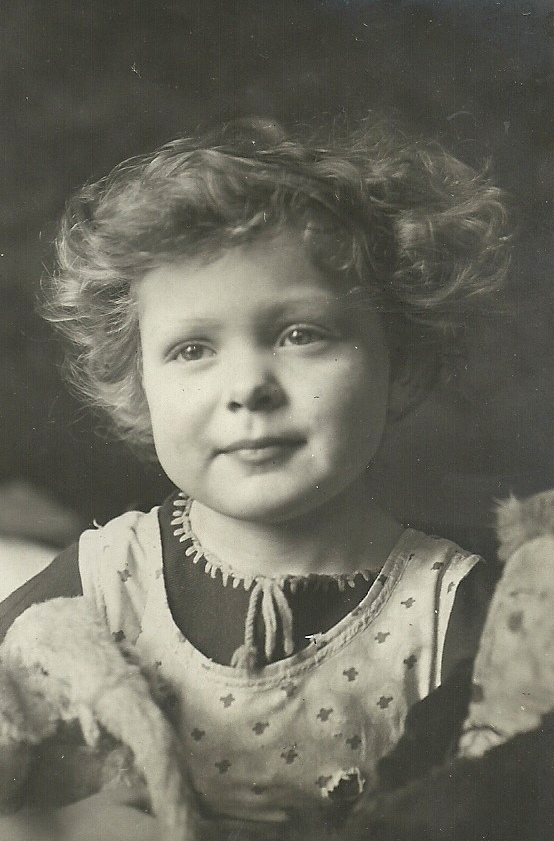 Гуля Королёва. 1925.