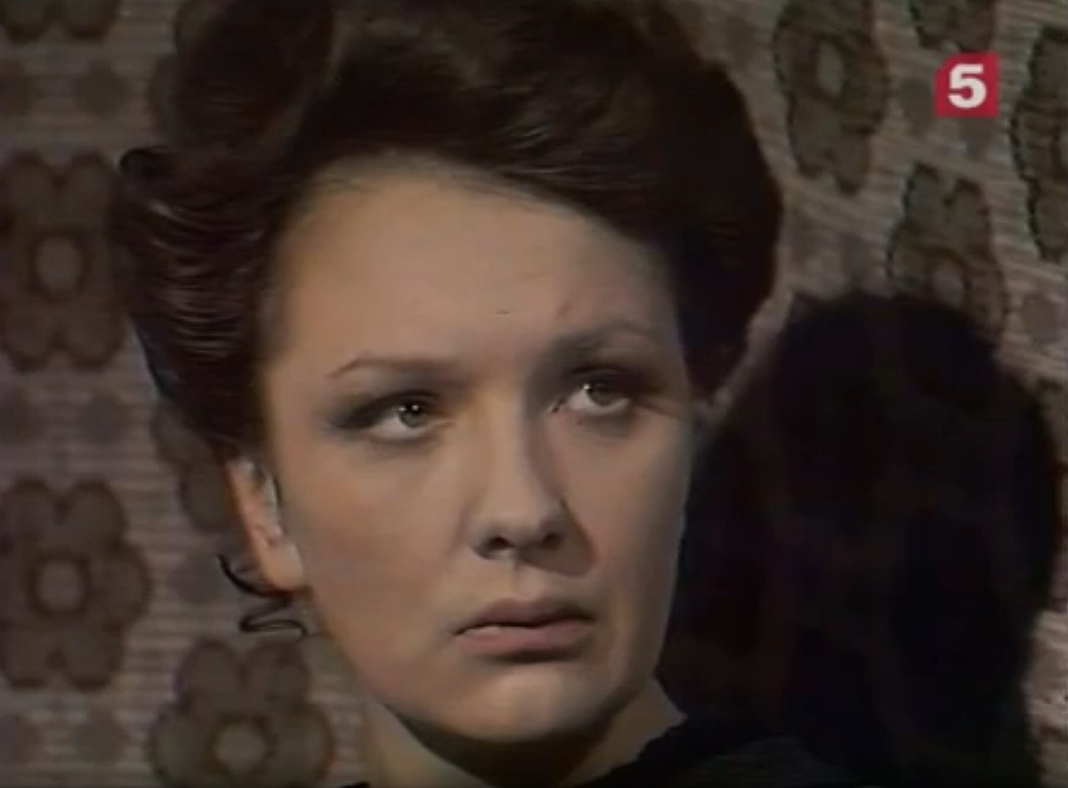 Наталья Тенякова в образе Натальи Гавриловны в телеспектакле "Жена" по рассказу Чехова