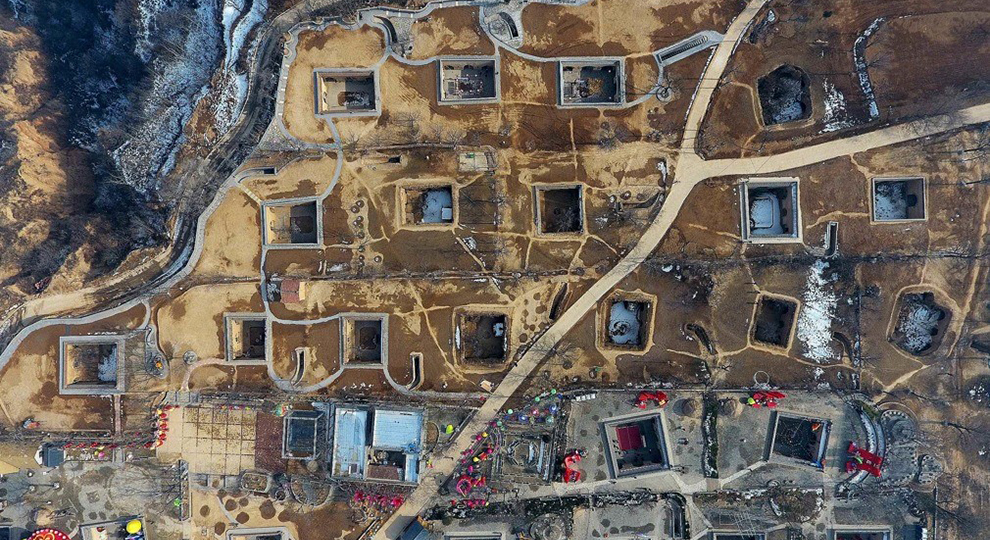 Почему 40 миллионов китайцев живут в ямах? Землянки XXI века - выбор или безысходность?