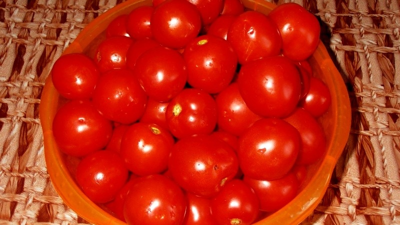 Спелые помидоры
