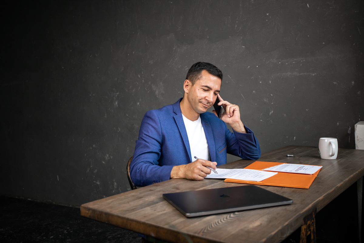 Адвокат Игорь Полицаев