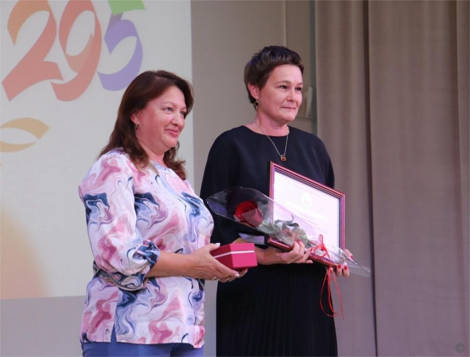    Обновление Доски Почета в Железнодорожном районе Барнаула. Источник: barnaul.org