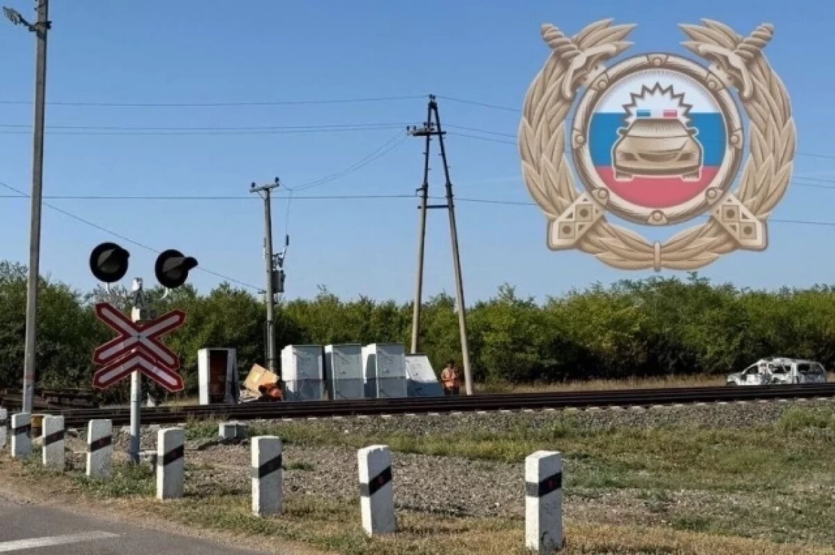    Под Саратовом водитель Nissan пострадал в ДТП с поездом