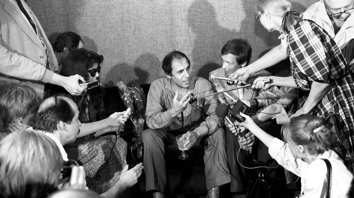 В нашей стране Челентано бывал всего раз - в Москве в 1987-м, презентуя свой не особо удачный фильм «Джоан Луй». 