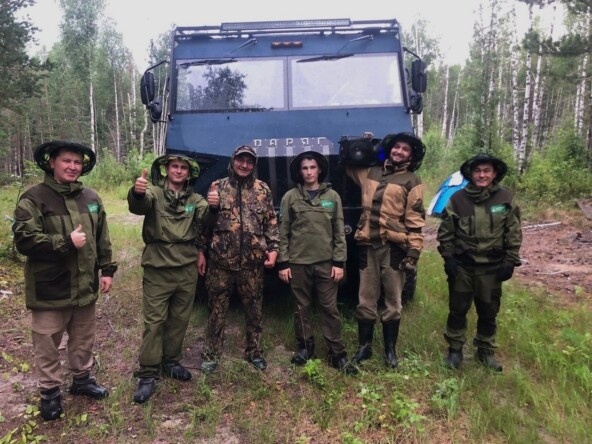 Снегоболотоход и доставит на вахту, и поможет сбежать в лес, подальше от жены.