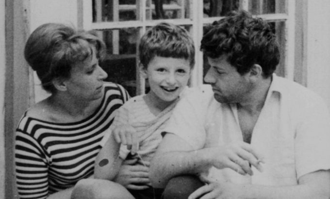 Александр Ширвиндт с супругой и сыном