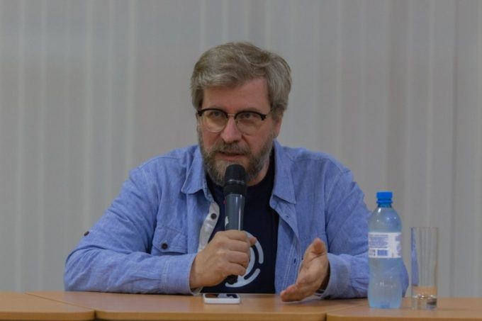 Федор Лукьянов на лекции в Адыгейском государственном университете, 2025 год / фото пресс-службы вуза