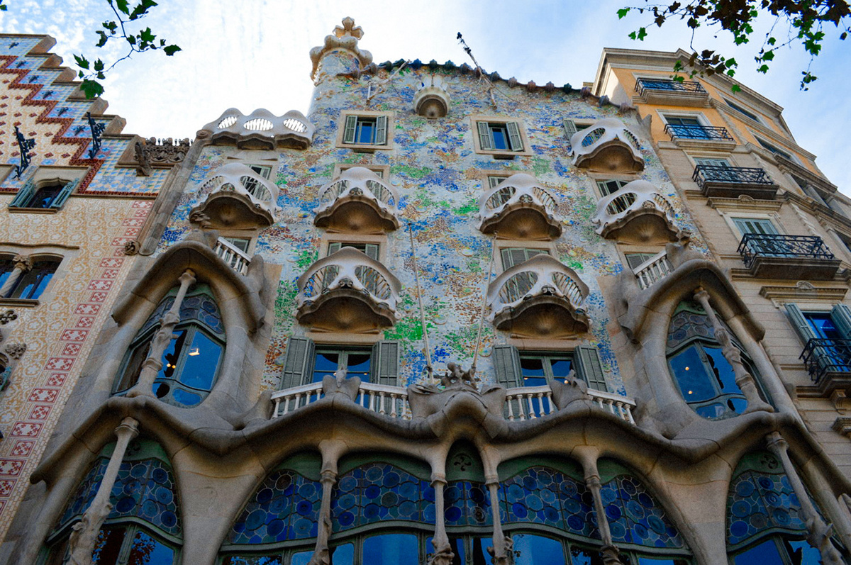 Антонио Гауди. Дом Батльо. Барселона 1904 г.