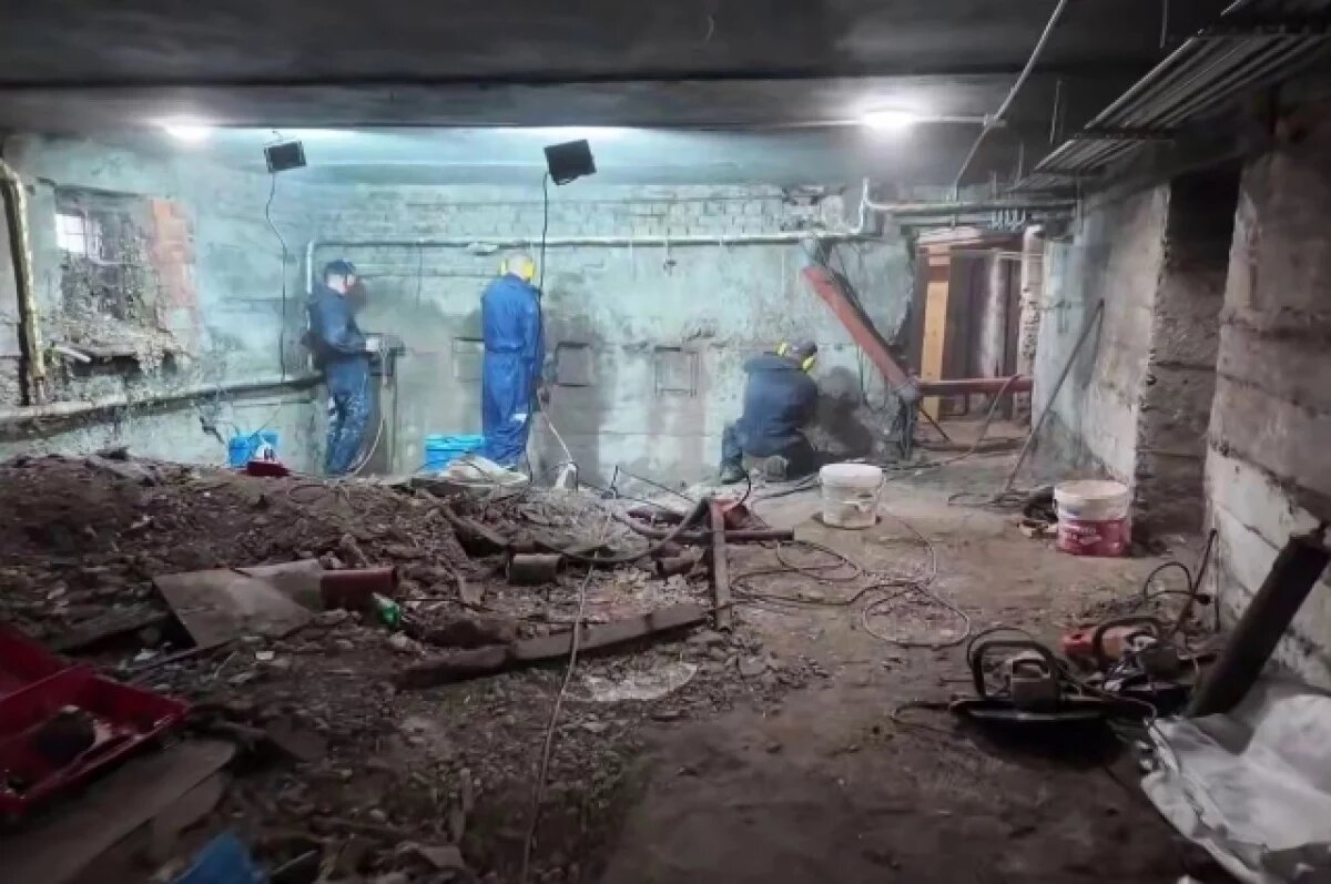    Пока в доме продолжаются работы по укреплению конструкций.