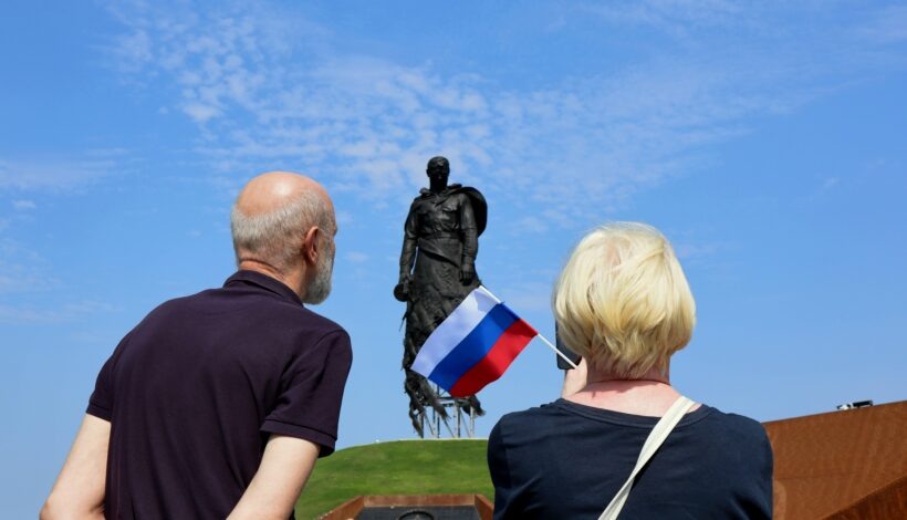 Сегодня, в День флага России, в Тверской области развернут самый большой флаг