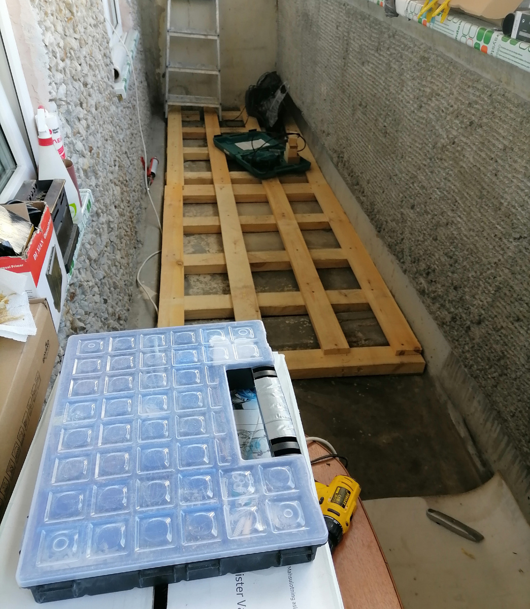 Папа делал балкон 🙂