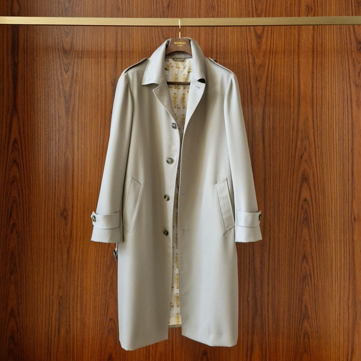 Плащ и коверта от Drapers в весе 440 грамм в светло-бежевом цвете