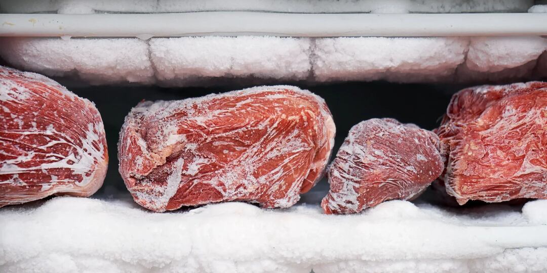 ПОЧЕМУ НЕЛЬЗЯ ПОВТОРНО ЗАМОРАЖИВАТЬ МЯСО?