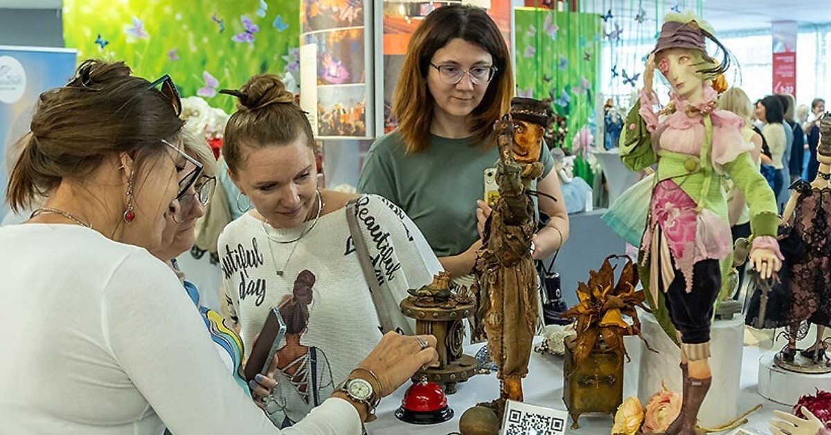 На Бал кукол в Новосибирск приехали 200 мастеров со всей России и из ближнего зарубежья.