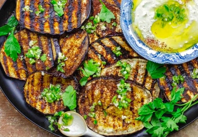 Баклажанные язычки в пряной заливке.