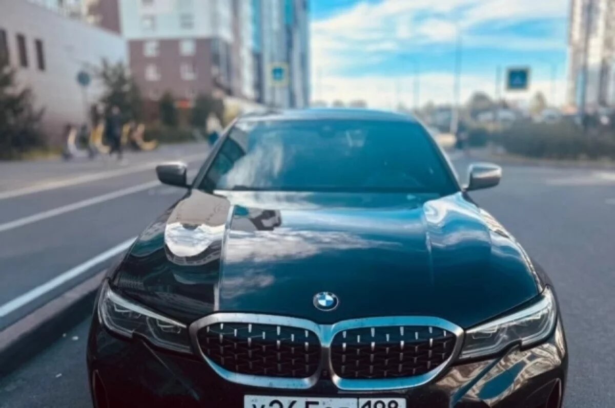    BMW на встречке оказался тайником с наркотиками в Петербурге