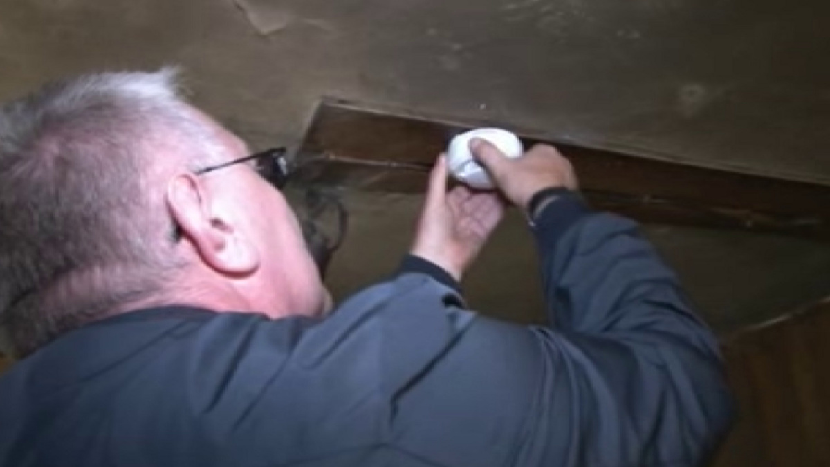    Почти 20 тысяч пожарных извещателей сотрудники МЧС установили в домах курян