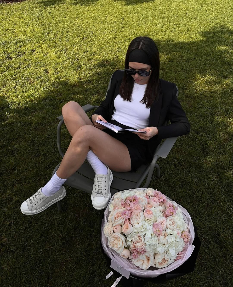 Цвета Цветов: Психология Черного. Эстетика PĆELA в каждом кадре | больше наших работ и заказ на сайте: pcela-flower.ru