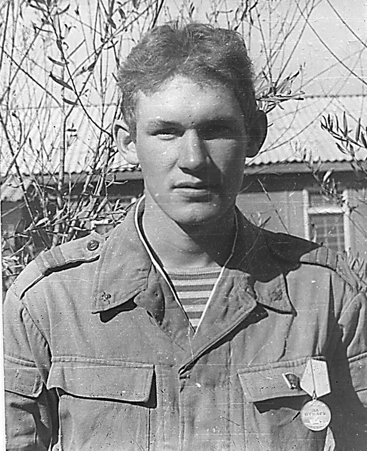 Медалью «За отвагу» Рыжов был награжден в 1986 году, награду вручили в один из немногих дней пребывания в полку